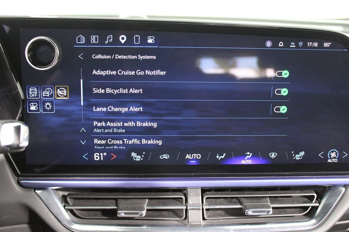 Used 2024 Chevrolet Equinox EV LT w/ LPO, All-Weather Mat Package FWD image 17