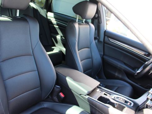 Used 2022 Honda Accord Sport image 15