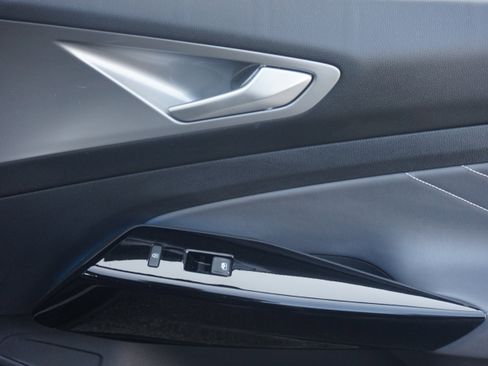 Used 2023 Volkswagen ID.4 S image 23