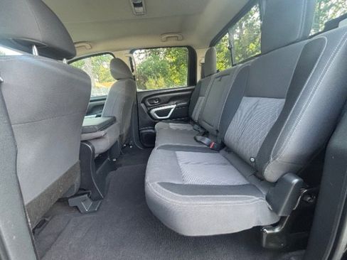 Used 2023 Nissan Titan SV RWD image 17
