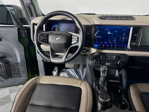 Used 2023 Ford Bronco Wildtrak AWD/4WD image 23