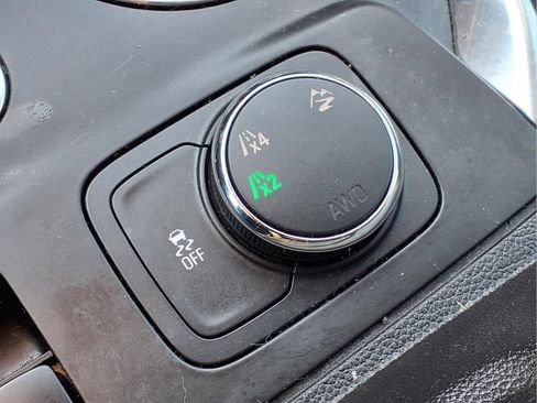 Used 2021 Chevrolet Traverse LS image 11