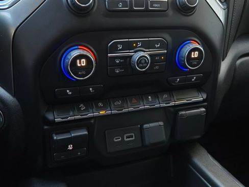 Used 2020 Chevrolet Silverado 1500 RST AWD/4WD image 17