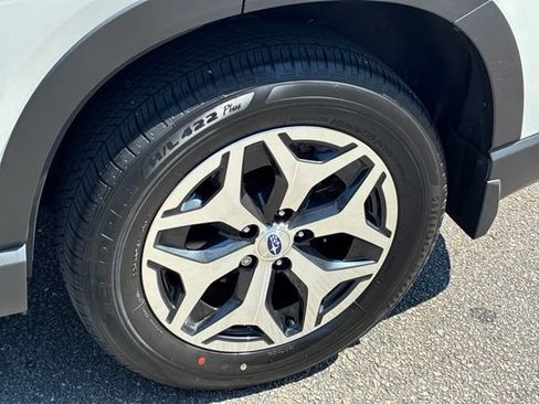 Used 2023 Subaru Forester Premium AWD/4WD image 12