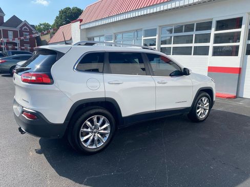 Used 2016 Jeep Cherokee Limited AWD/4WD image 2