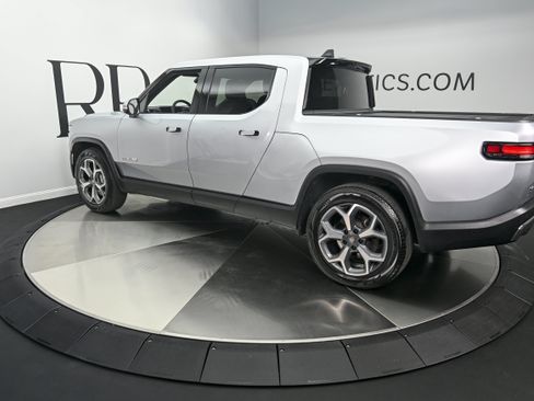 Used 2023 Rivian R1T Adventure AWD/4WD image 8