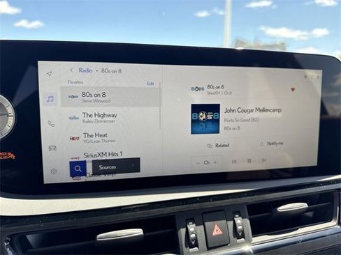 Used 2025 Lexus ES 300h w/ Luxury Package image 16