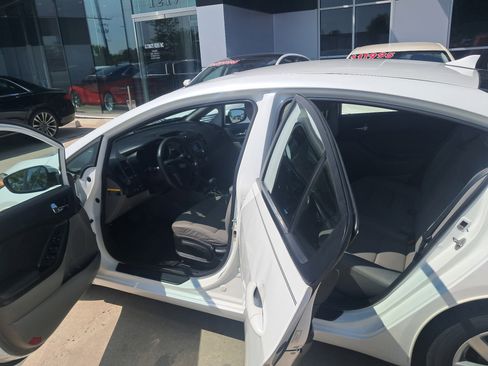 Used 2016 Kia Forte LX w/ LX Popular Plus Package image 4