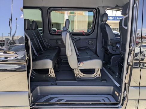 Used 2019 Mercedes-Benz Sprinter 2500 image 18