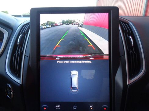Used 2021 Ford Edge SEL w/ Convenience Package FWD image 9
