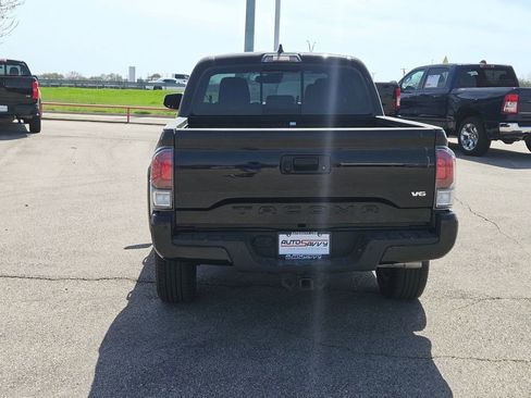 Used 2023 Toyota Tacoma Limited image 7