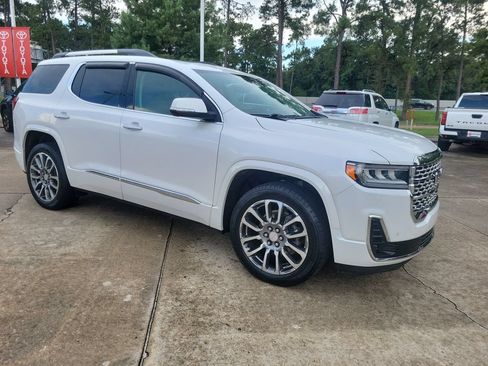 Used 2021 GMC Acadia Denali w/ Denali Technology Package FWD image 11