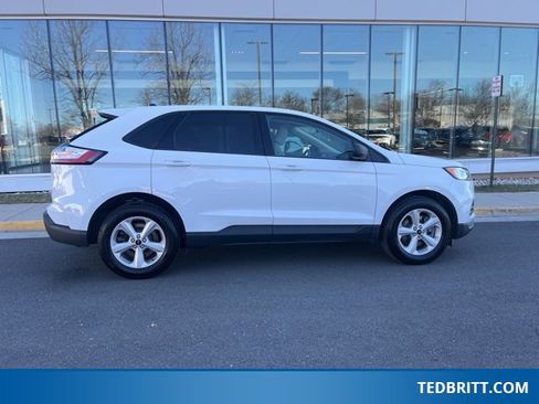 Certified 2024 Ford Edge SE image 9