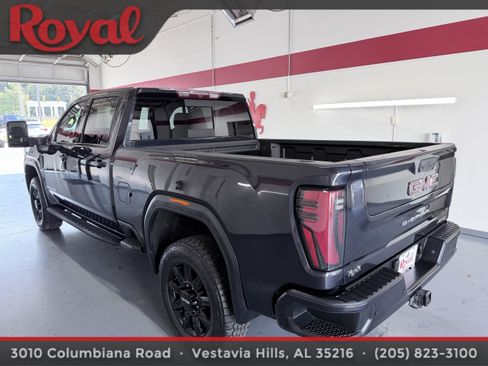 Used 2024 GMC Sierra 2500 AT4 w/ AT4 Preferred Package AWD/4WD image 7