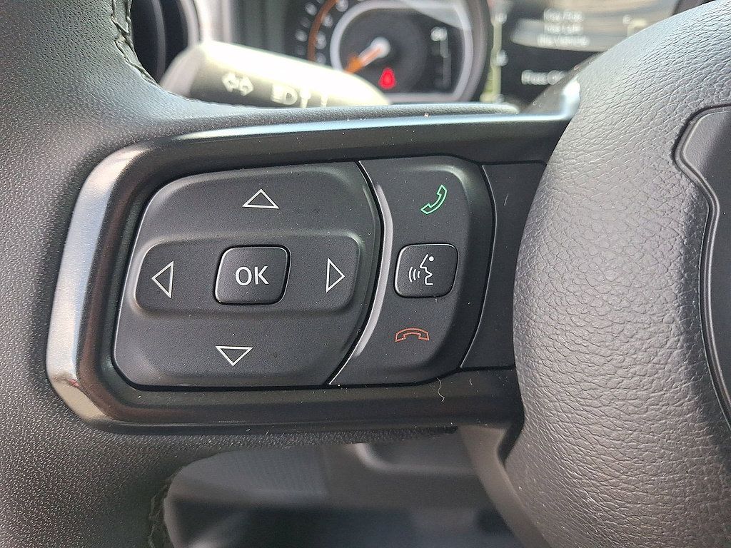 Used 2025 Jeep Gladiator Sport AWD/4WD image 23