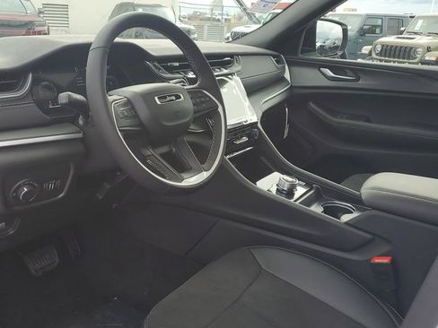 New 2025 Jeep Grand Cherokee L Altitude image 21