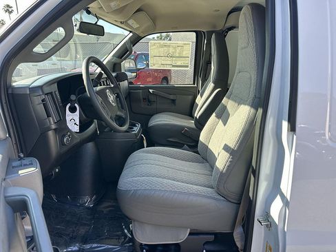 New 2026 GMC Savana 2500 w/ Driver Convenience Package RWD image 18