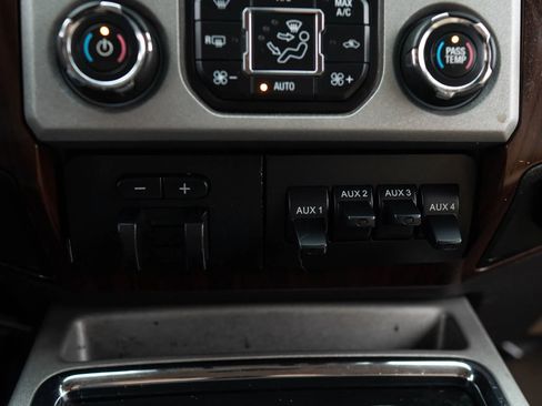 Used 2013 Ford F350 Lariat w/ Chrome Pkg image 26