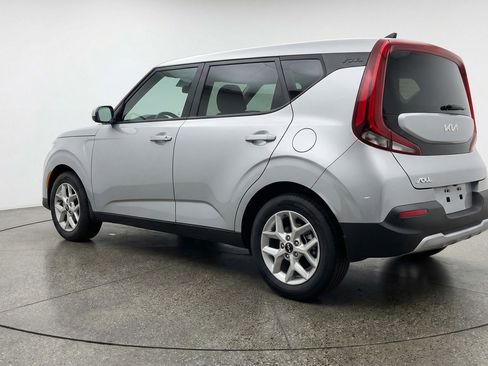 Used 2025 Kia Soul LX w/ LX Technology Package FWD image 6