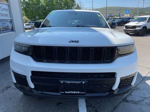 Used 2023 Jeep Grand Cherokee L Laredo AWD/4WD image 7