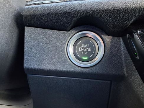 Used 2024 Chevrolet Traverse RS image 8