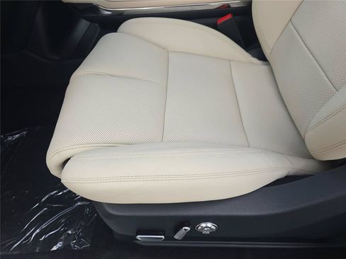 New 2027 Lincoln Navigator Premiere RWD image 15