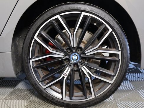 Used 2022 BMW 530e w/ Premium Package image 16