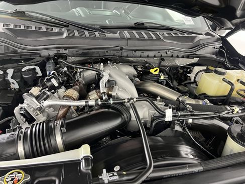 Used 2021 Ford F450 Platinum w/ FX4 Off-Road Package image 35