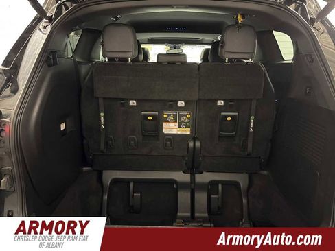 Used 2022 Toyota Sienna XLE Woodland Edition image 29
