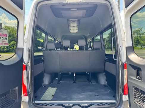 Used 2025 Mercedes-Benz Sprinter 2500 image 7