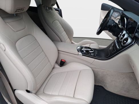 Used 2021 Mercedes-Benz C 300 4MATIC Cabriolet image 10