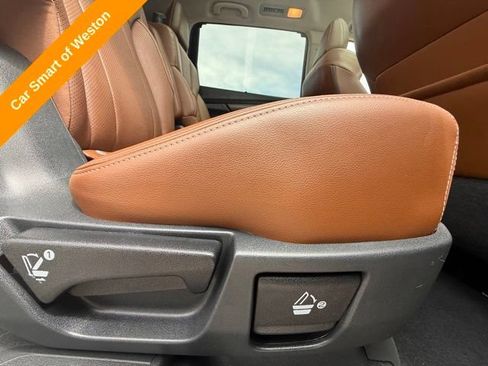 Used 2019 Subaru Ascent Touring AWD/4WD image 25