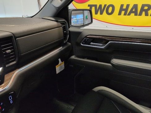 New 2026 Chevrolet Silverado 1500 RST w/ Dark Appearance Package image 31