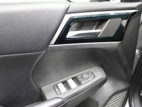 Used 2022 Mitsubishi Outlander SE image 18