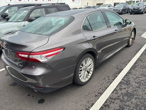 Used 2018 Toyota Camry XLE FWD image 10