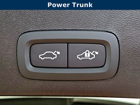 New 2026 Volvo XC40 B5 Plus w/ Protection Package Premier image 35