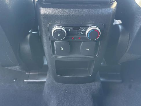 Used 2020 Ford Explorer XLT w/ Comfort Package image 8