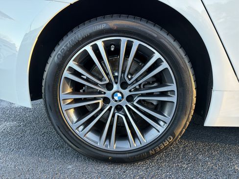 Used 2020 BMW 530i w/ Convenience Package image 17