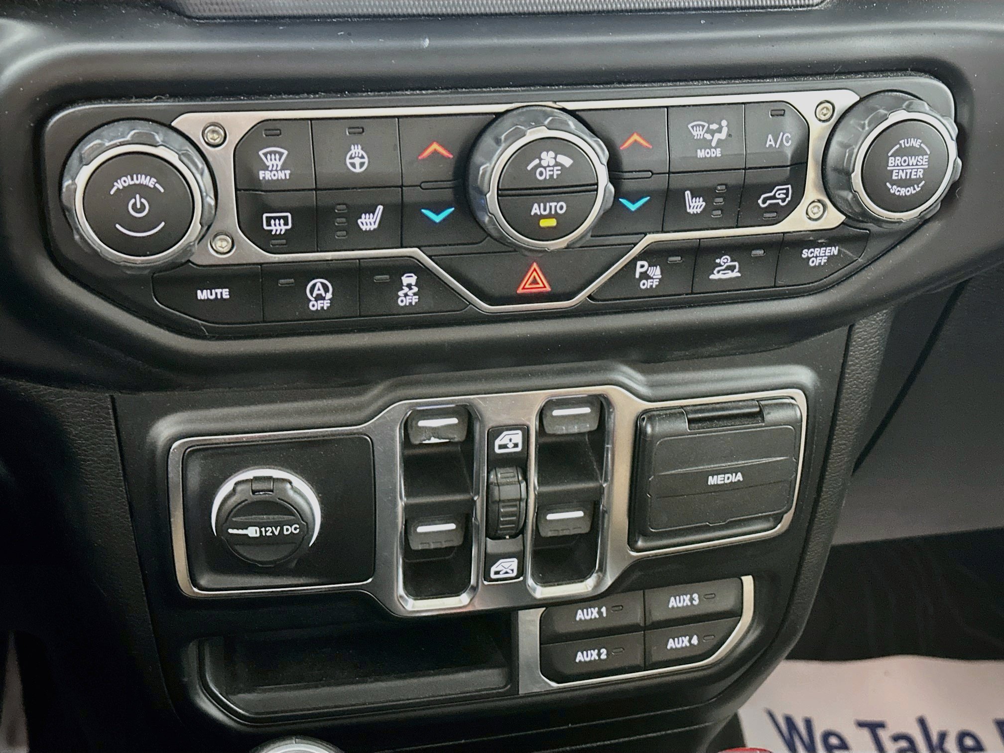Used 2020 Jeep Gladiator Overland AWD/4WD image 16
