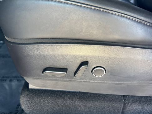 Used 2021 Tesla Model Y Long Range image 14