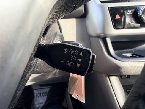 Used 2015 Toyota Highlander Plus AWD/4WD image 4