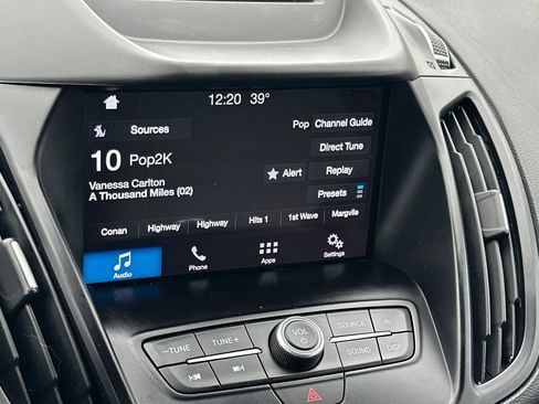 Used 2018 Ford Escape SE w/ SE Sport Appearance Package image 18