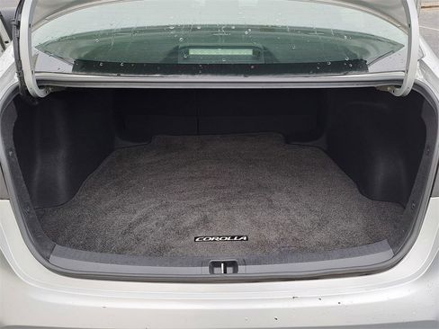 Used 2022 Toyota Corolla LE image 14