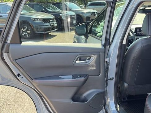 Certified 2025 Nissan Rogue SV AWD/4WD image 22