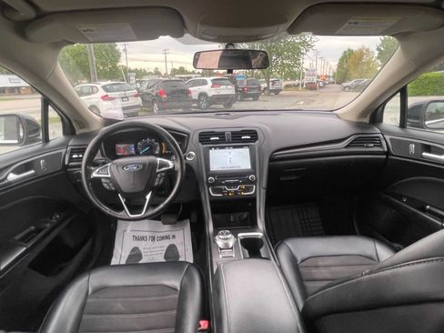 Used 2018 Ford Fusion SE w/ Equipment Group 201A image 23