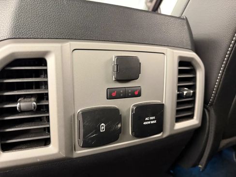 Used 2018 Ford F150 Lariat w/ Equipment Group 502A Luxury AWD/4WD image 32