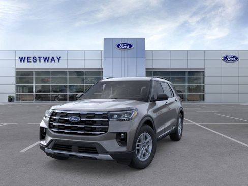 New 2025 Ford Explorer Active w/ Active Comfort Package image 2