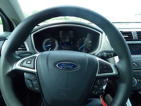 Used 2013 Ford Fusion SE FWD image 15