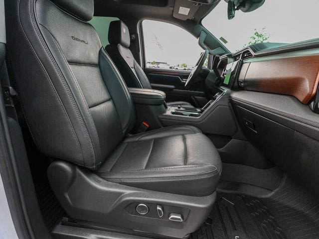Used 2025 GMC Sierra 3500 Denali w/ Denali Reserve Package AWD/4WD image 25