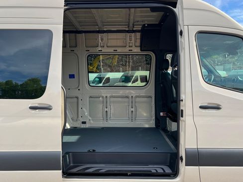 New 2026 Mercedes-Benz Sprinter 2500 image 18